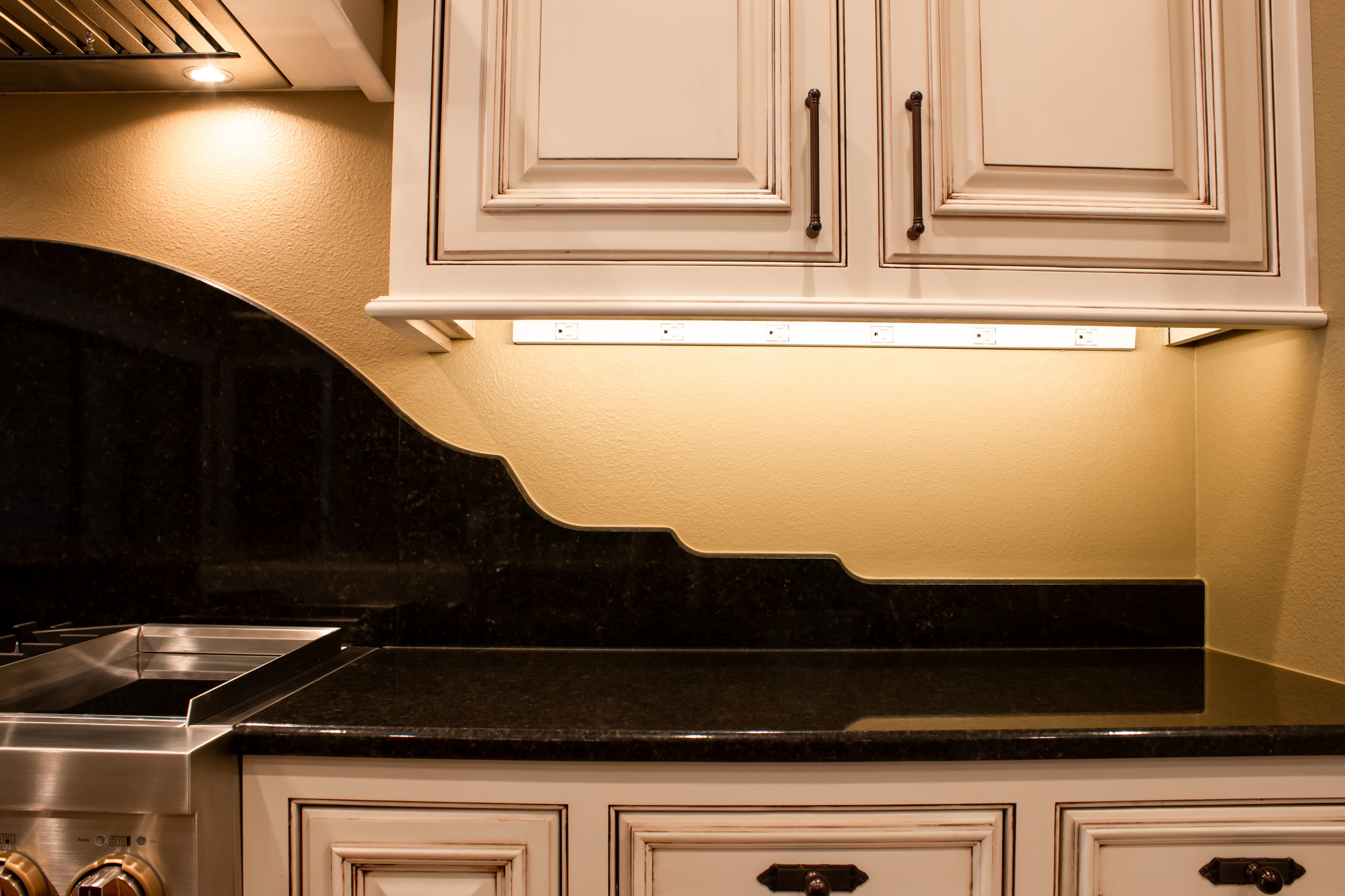 Slocum Custom Home - Kitchen & Wet Bar