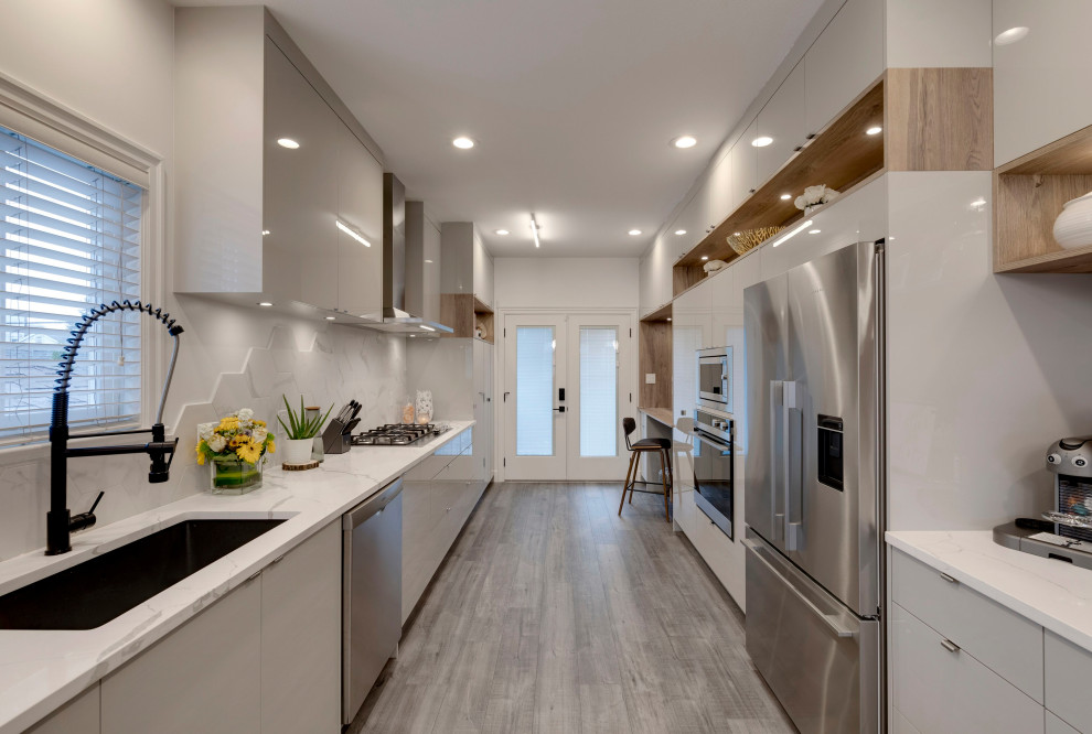 Example of a trendy kitchen design in Vancouver