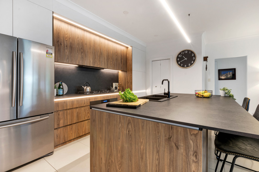 Inspiration for a midcentury kitchen in Adelaide.