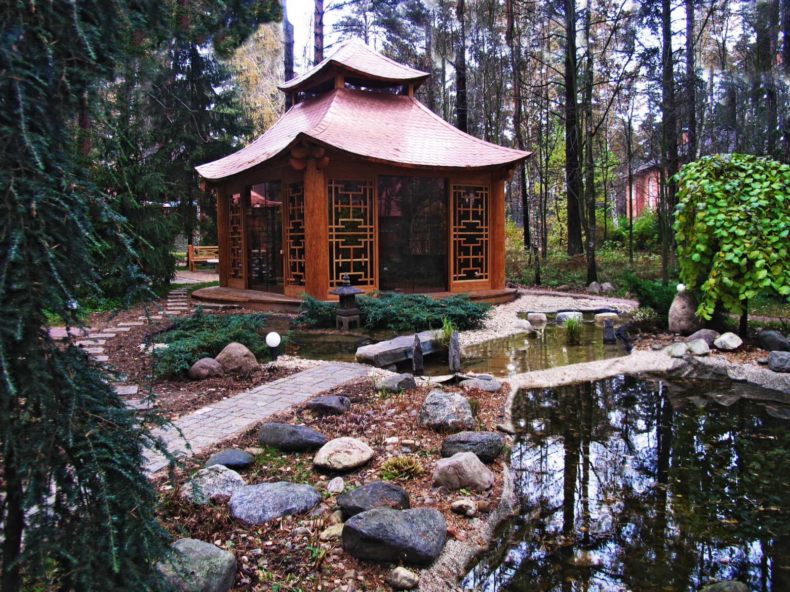 японский павильон и садик