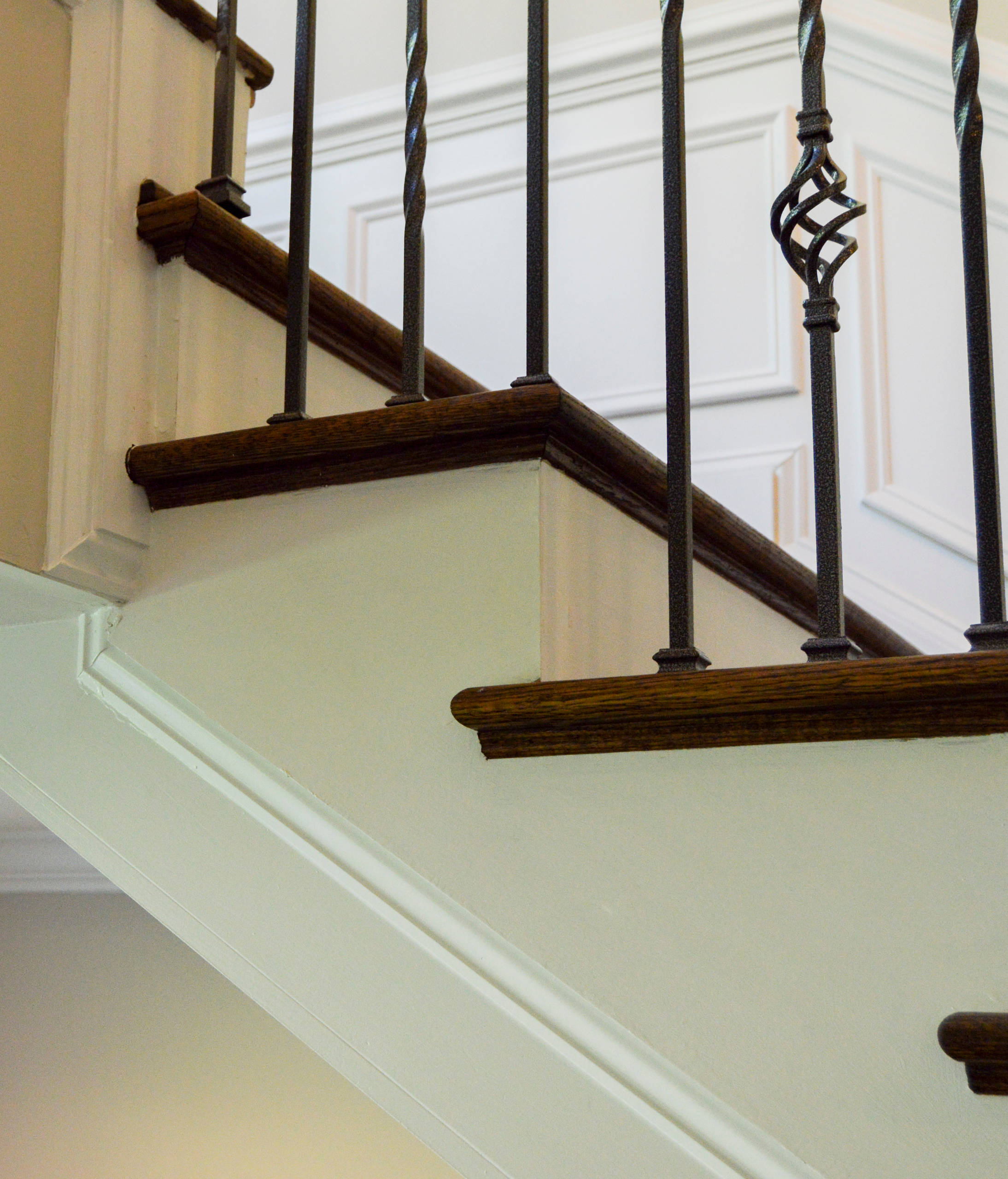 38_European Style Circular Balcony and Multi-level Staircase, Middleburg, VA 201
