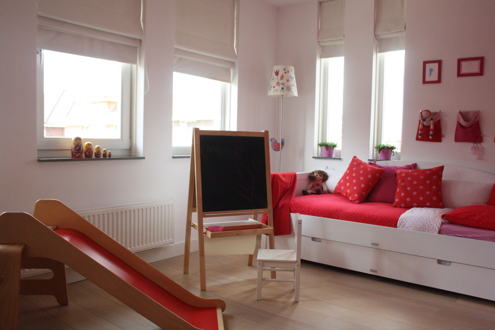 Photo of a contemporary kids' playroom in Amsterdam.
