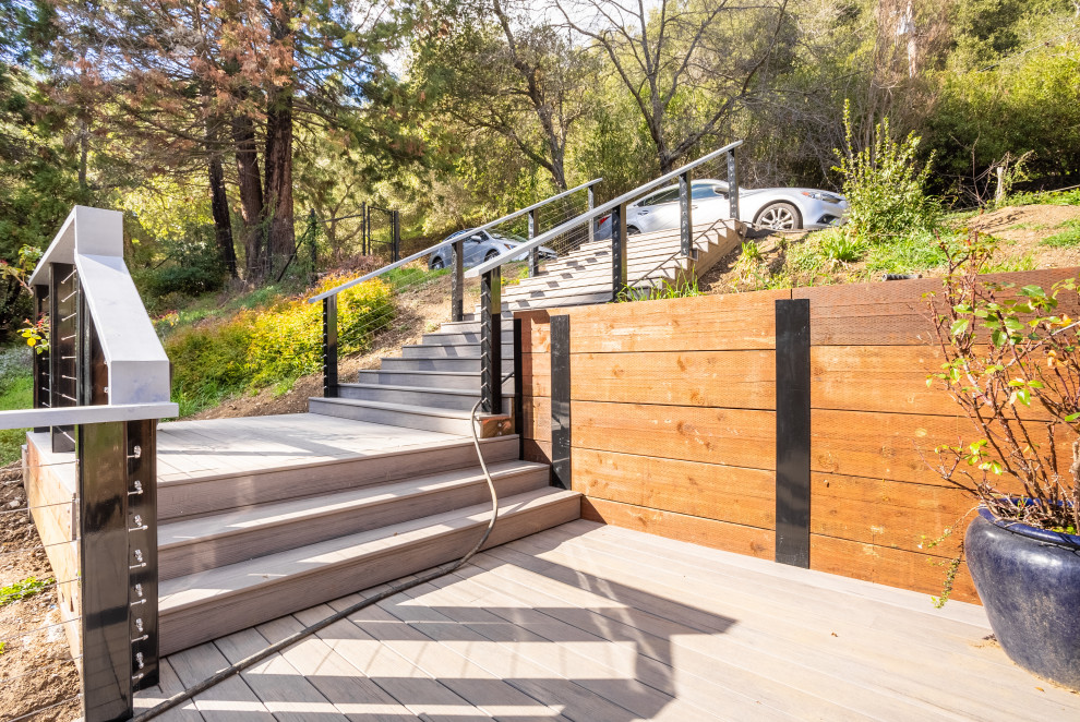 Mountain style deck photo in San Francisco