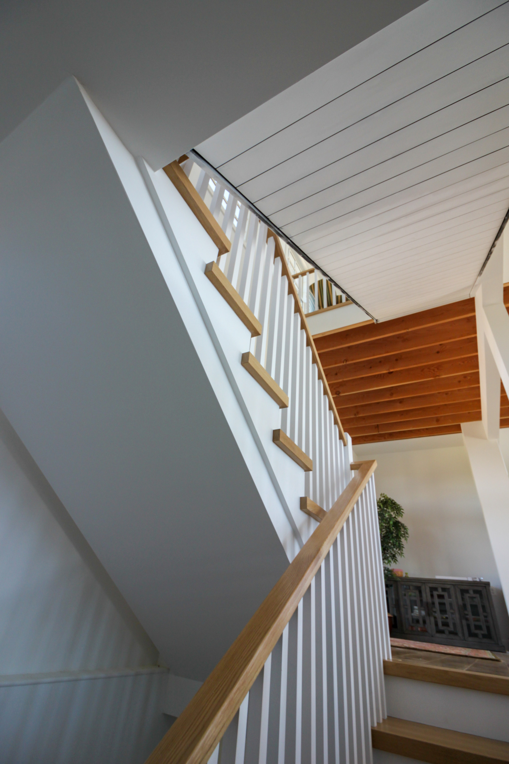 91_U-Shaped Floating Staircase Surrounded by Bucolic Mountain Views, Winchester,