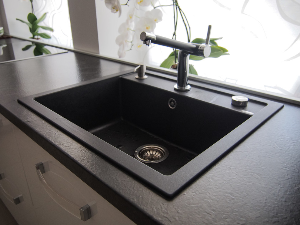 Кухня в светлых тонах