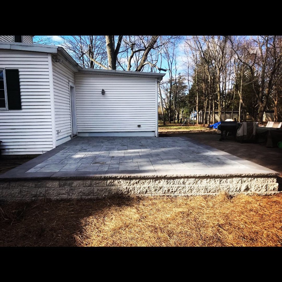 Somerset Raised Paver Patio