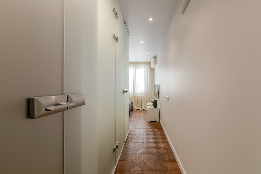 Спальня со стеклянным кубом