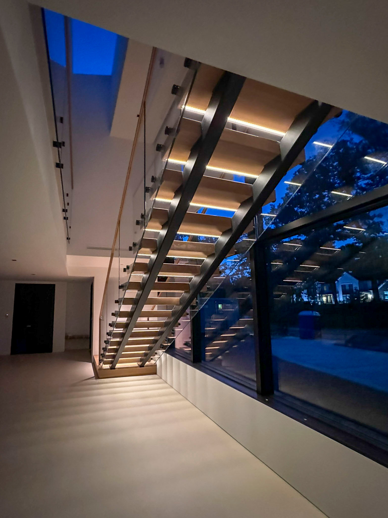 126_Visually Open and Light Contemporary Staircase, Mclean, VA 22102
