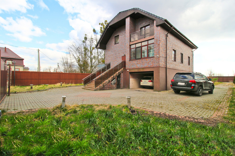 Дом со львами