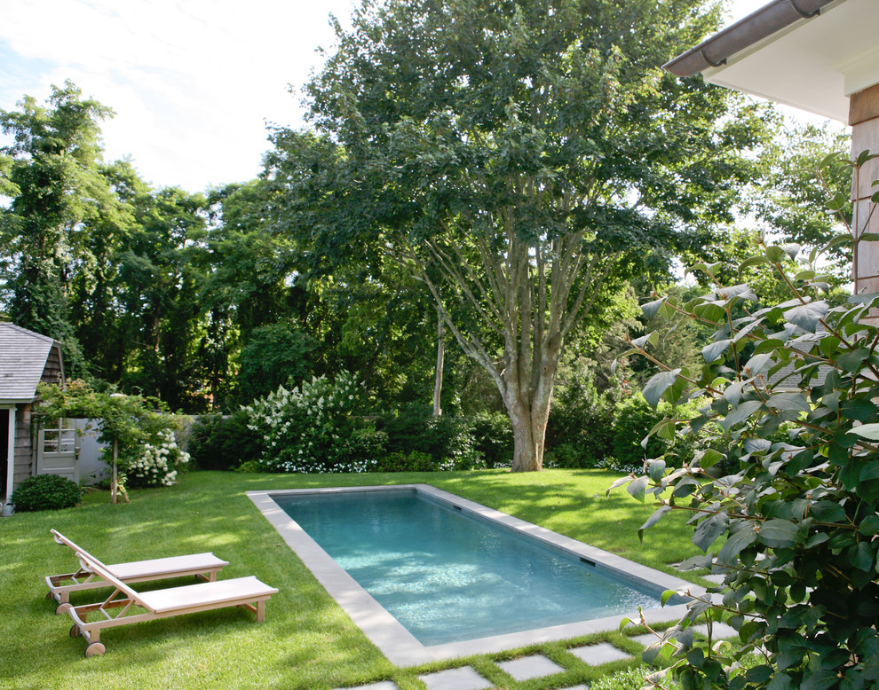 Design ideas for a traditional pool in New York.