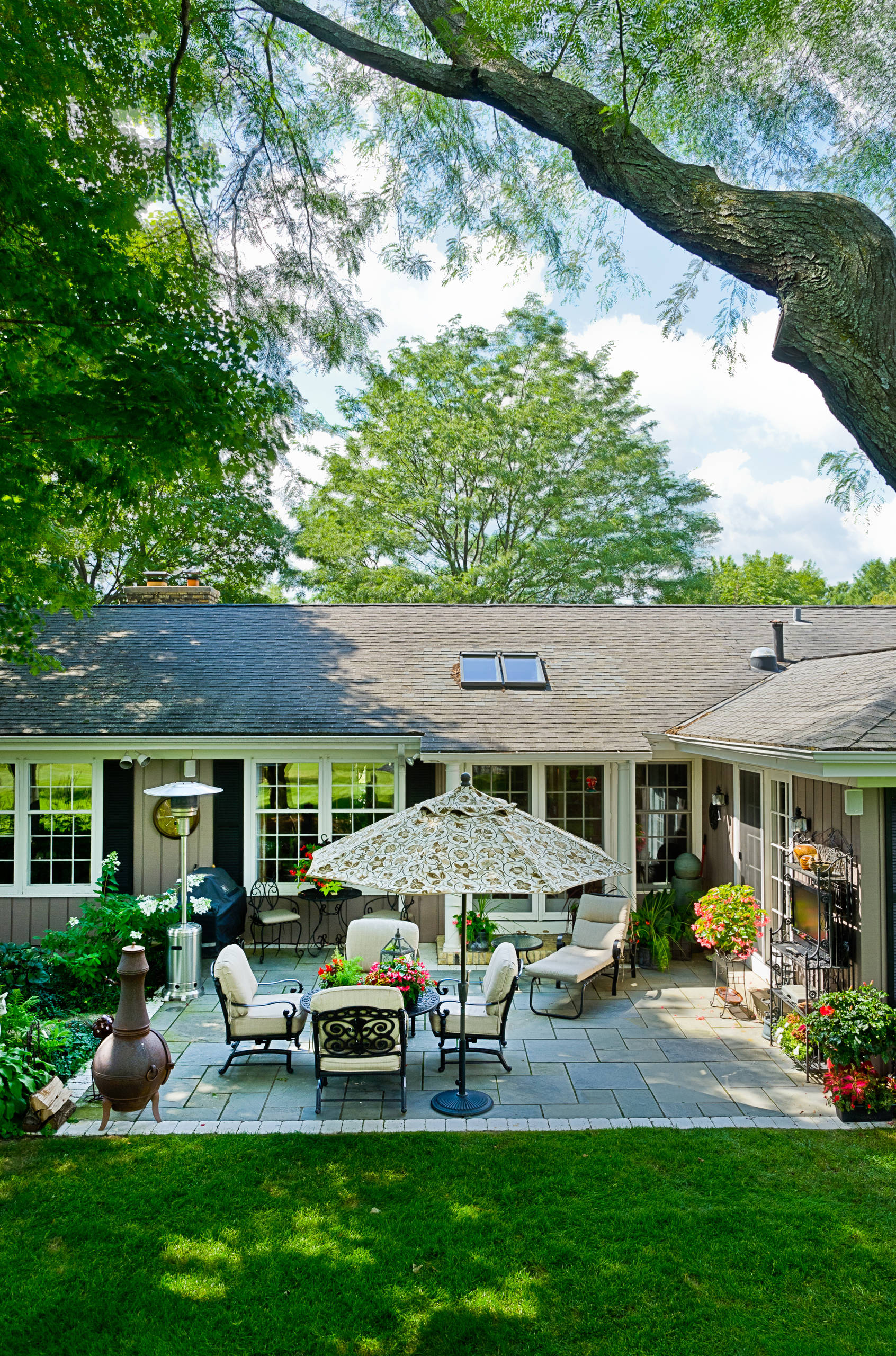 Transitional Backyard - Mequon