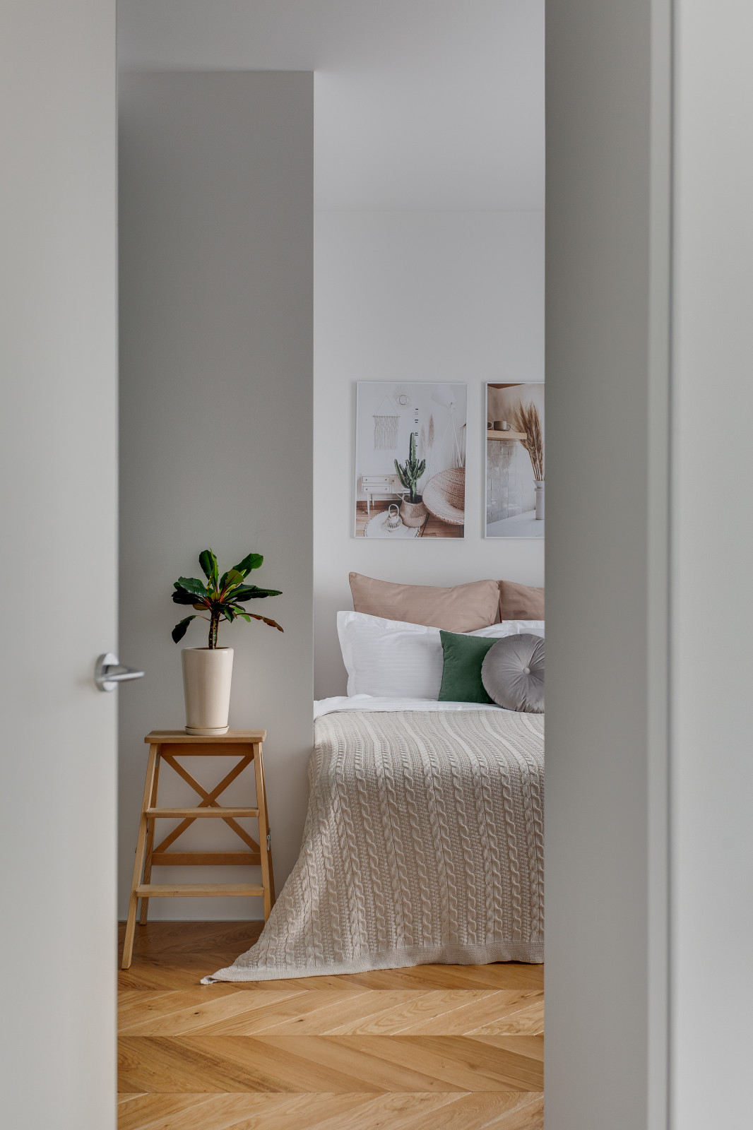 Уютная светлая спальня