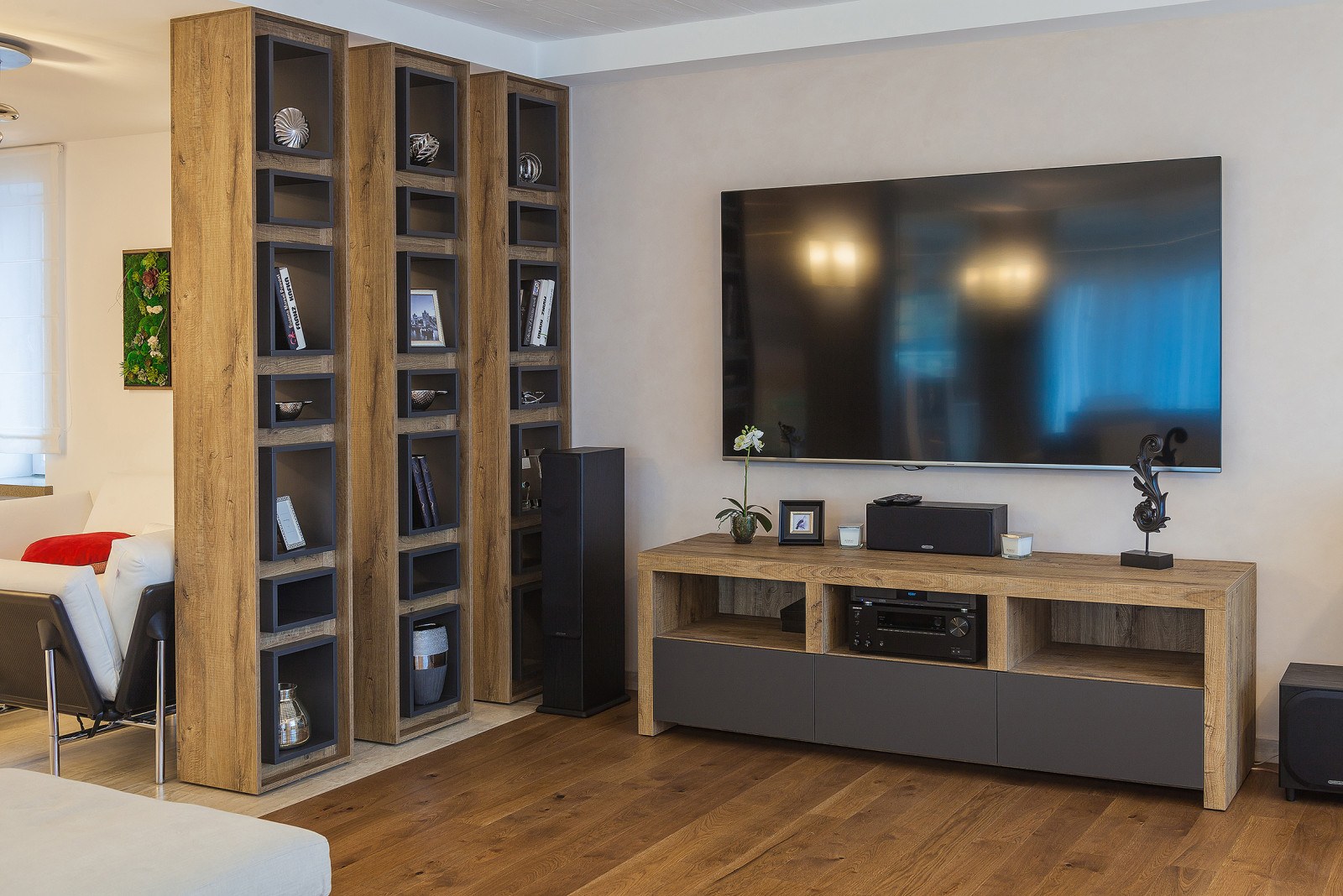 Двухэтажные апартаменты в современной стилистике