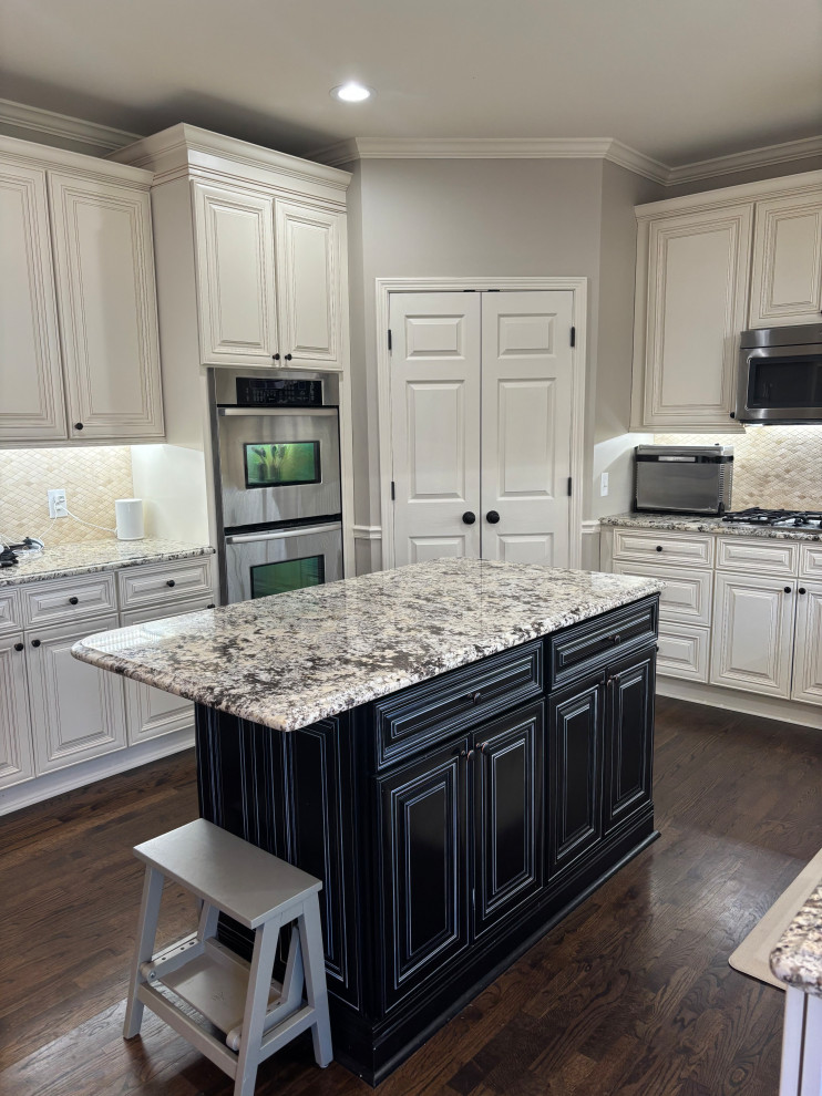Kitchen - kitchen idea in Atlanta