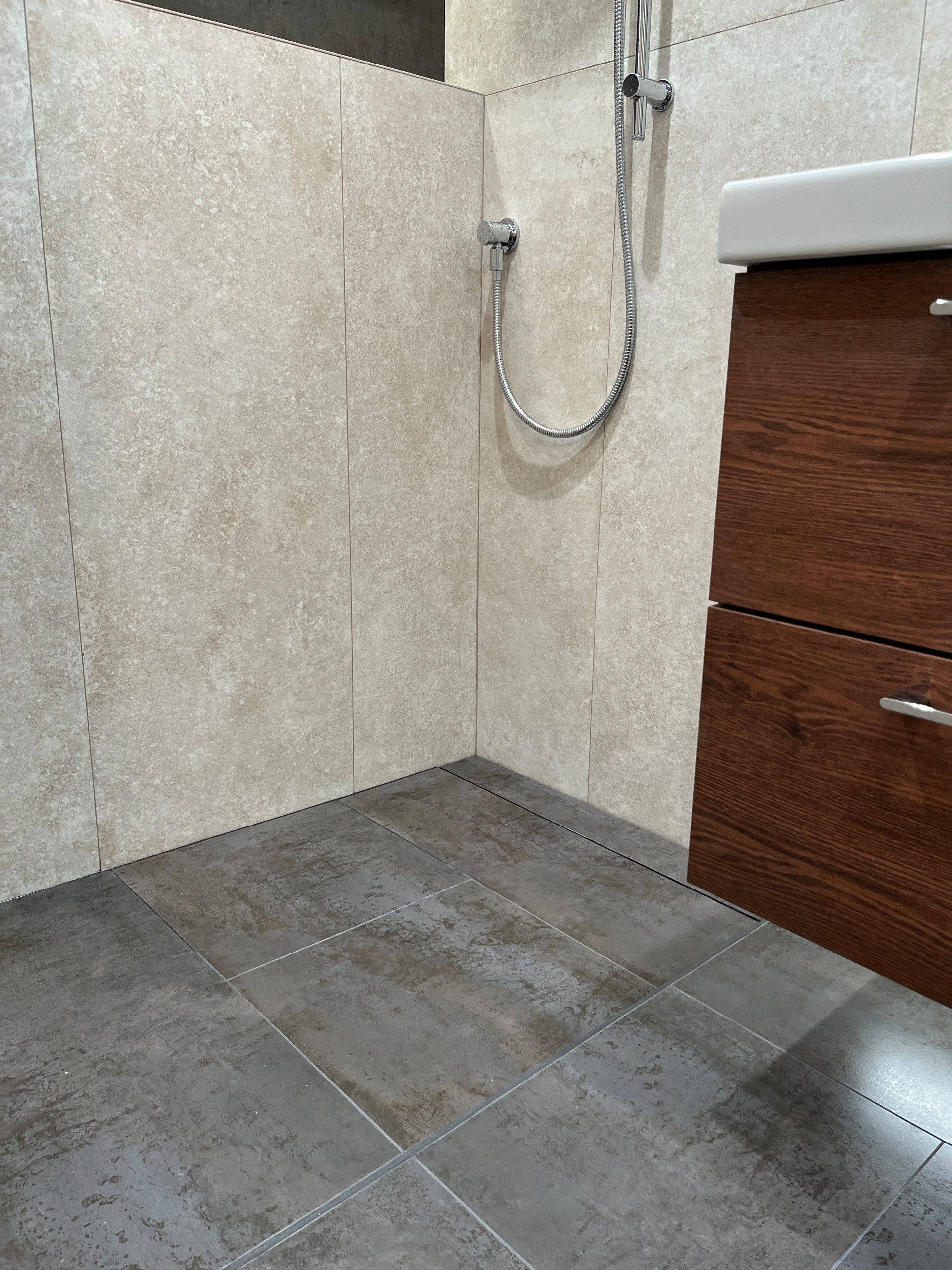 West End walking shower