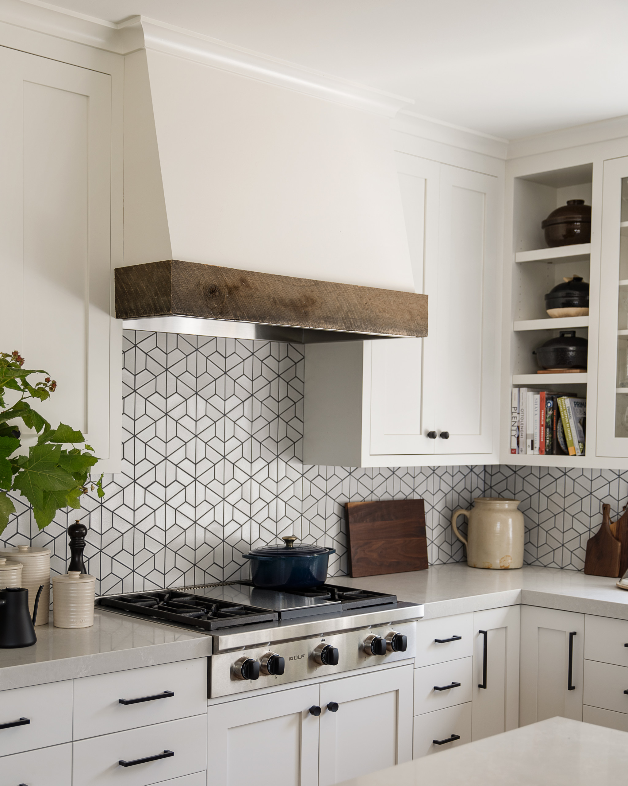 Range‌ hoods ​as art:‍ Feature stylish range hoods that become focal points in your kitchen