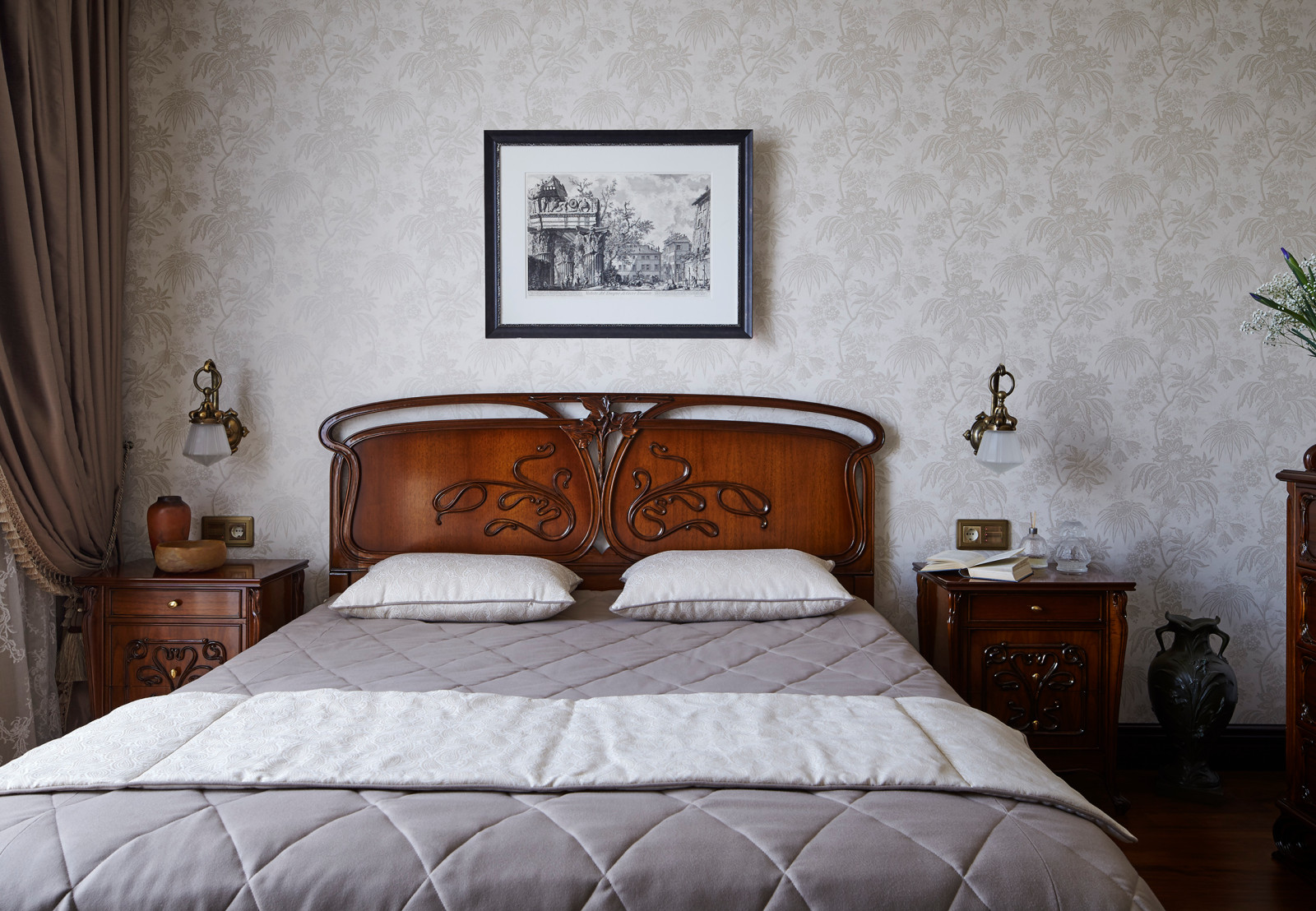 Интерьер спальни в английском стиле