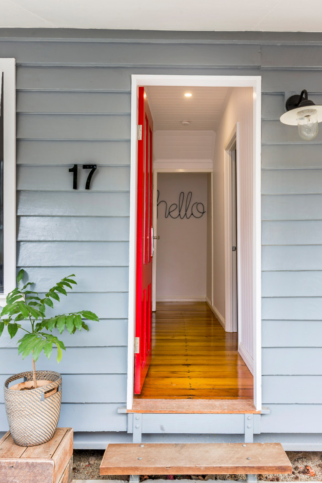 Design ideas for a traditional hallway in Brisbane.
