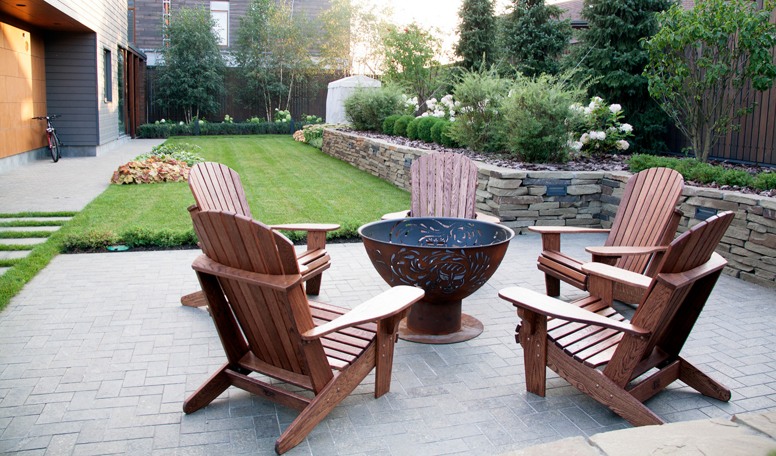 Кресло Adirondack для загородного отдыха