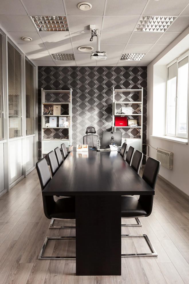 Мебель по индивидуальному проекту для офиса в Москве