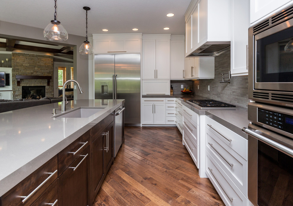 Kitchen - transitional kitchen idea in Cedar Rapids