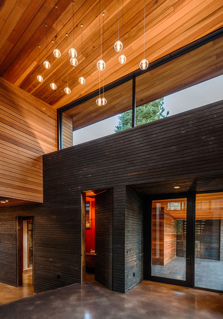 Breakers Court contemporary-entrance