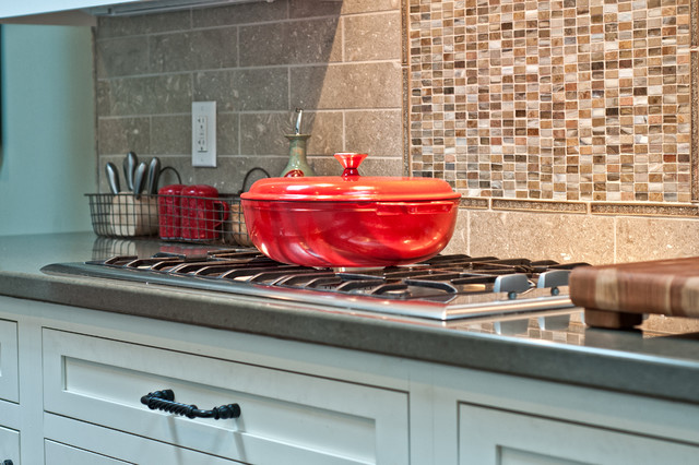 Transitional kitchen transitional-kitchen