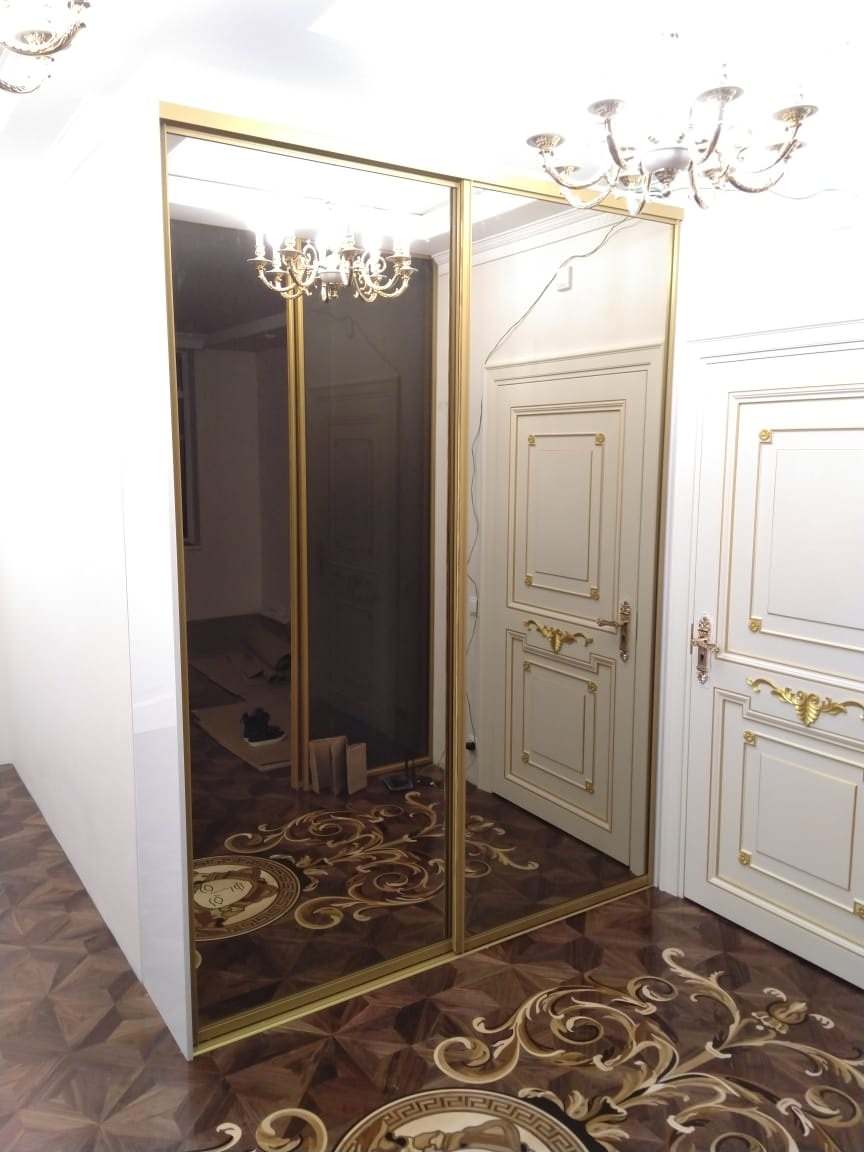 Встроенный шкаф-купе для прихожей