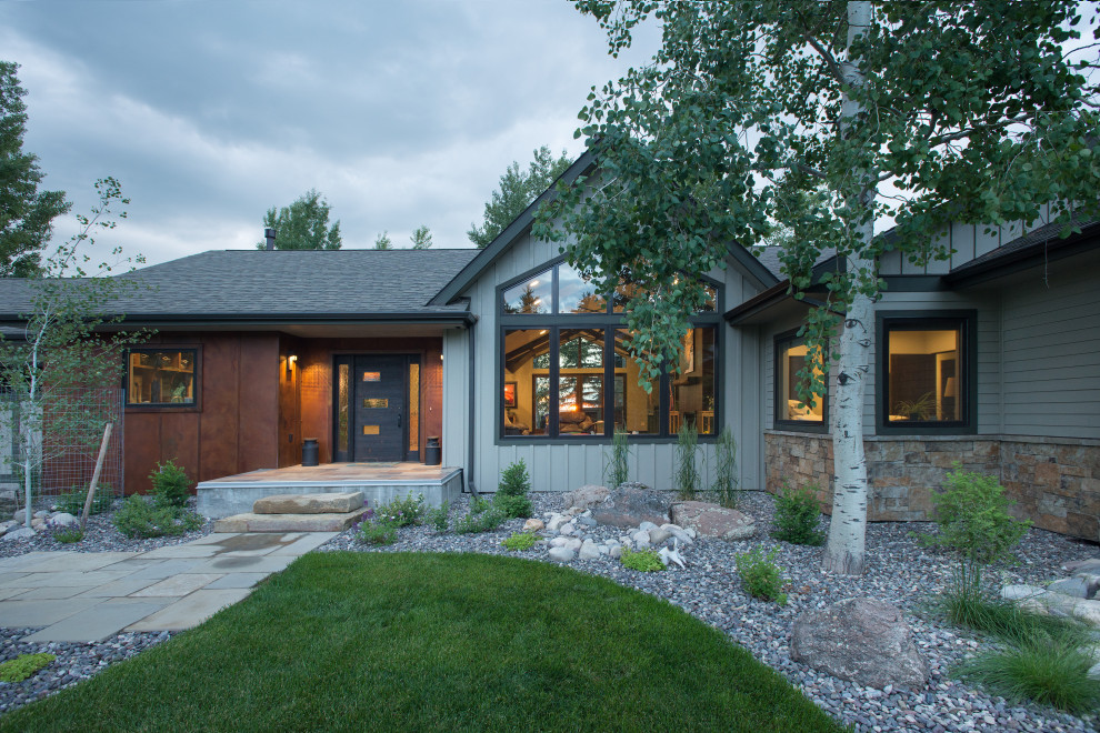 Home design - transitional home design idea
