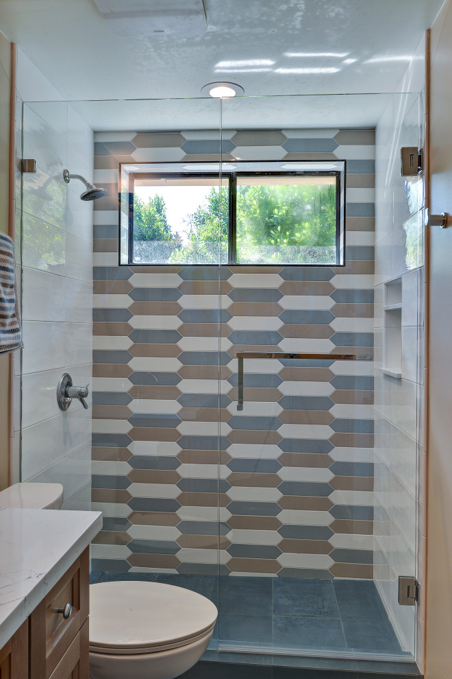 Example of a transitional bathroom design in Phoenix