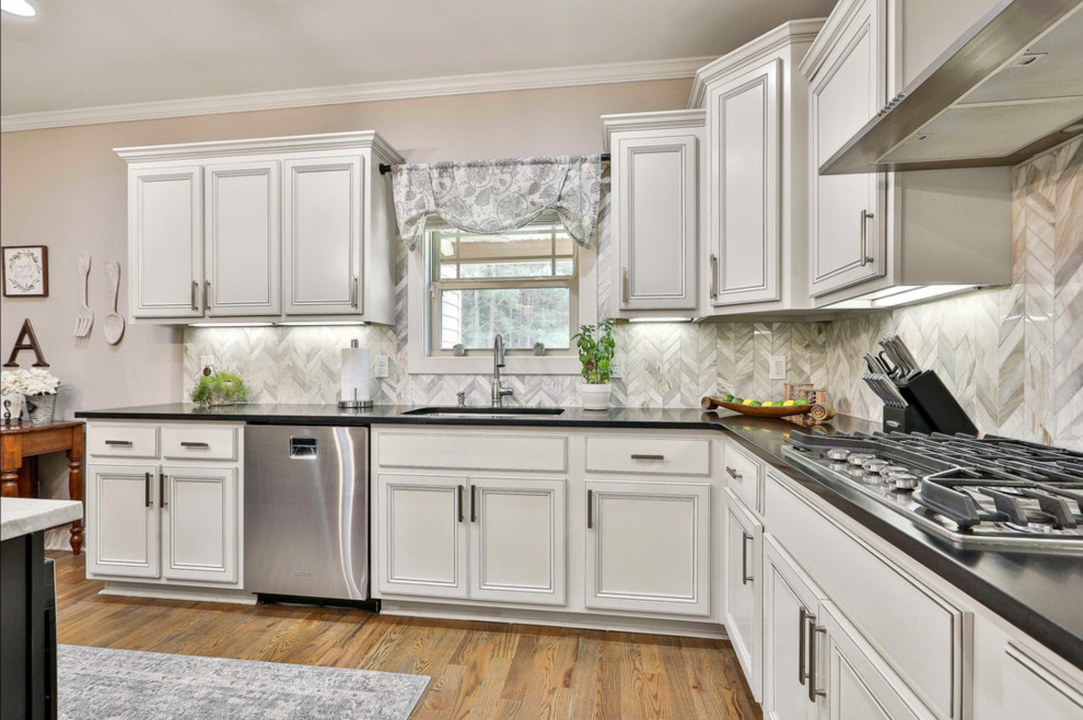 Wanda Aldinger's Beautiful New Kitchen