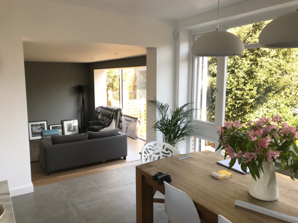 Inspiration for a modern dining room in London.