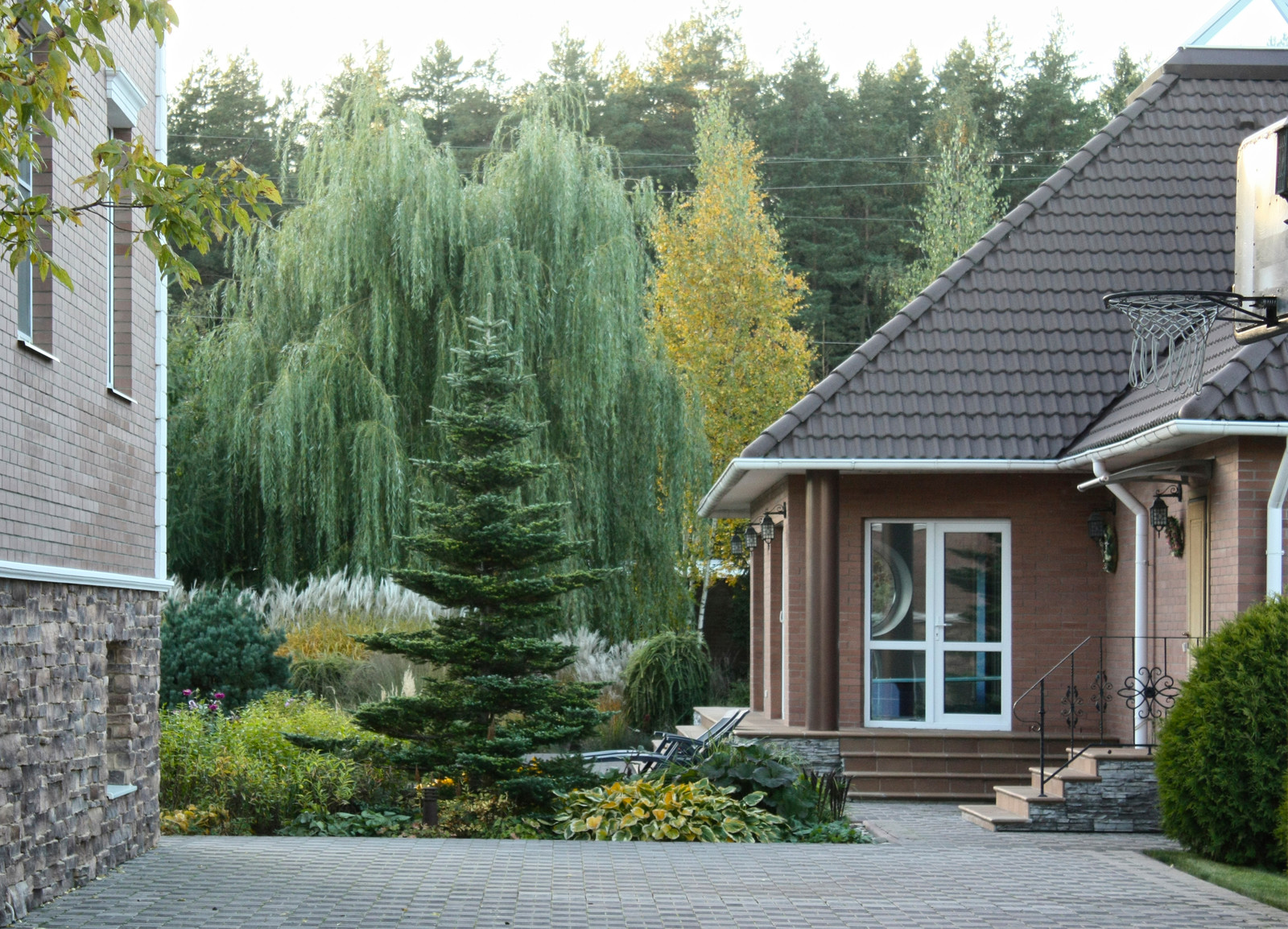 Ландшафтный проект участка с садом трав в Лесном городке