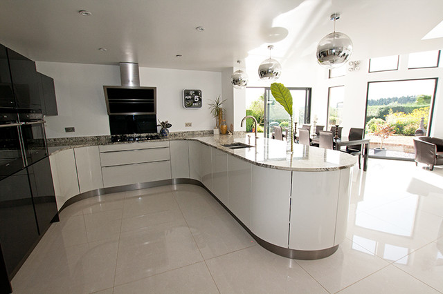 U shaped curved kitchen - Contemporary - Kitchen - London ...