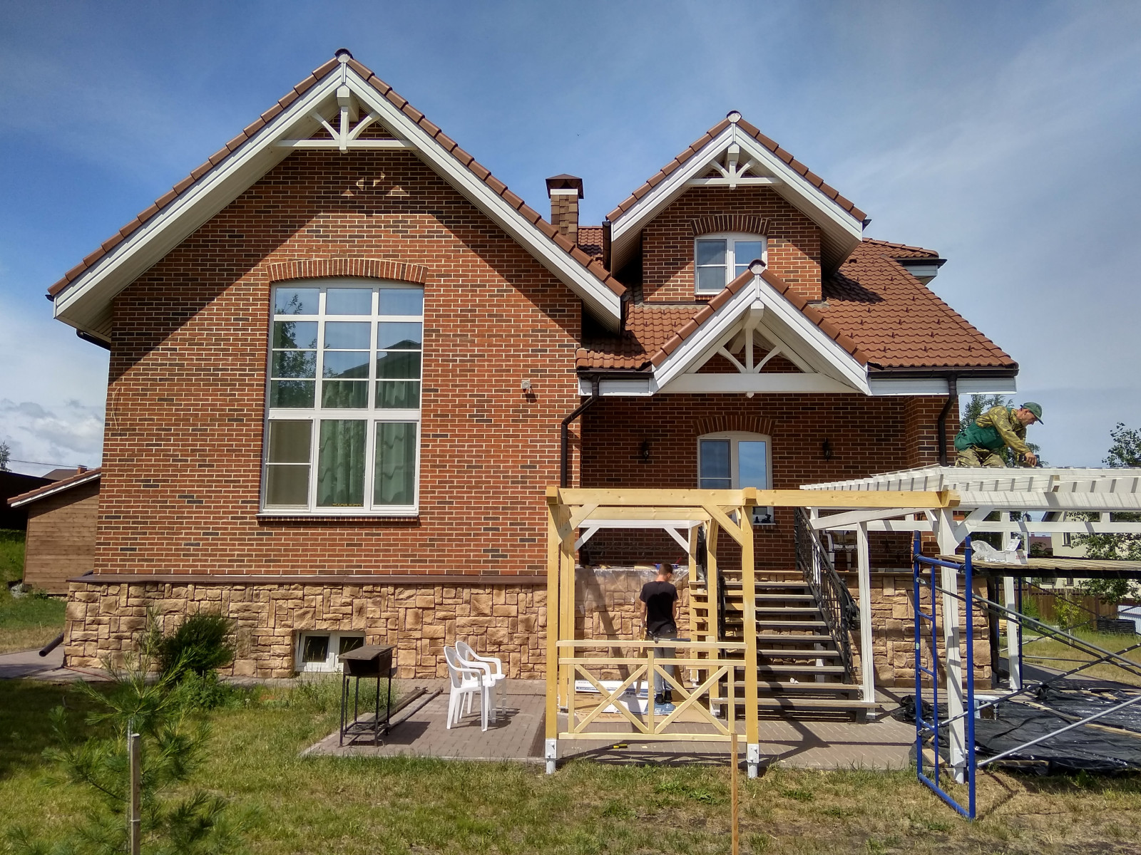 Дом в английском стиле пос. Новопокровское