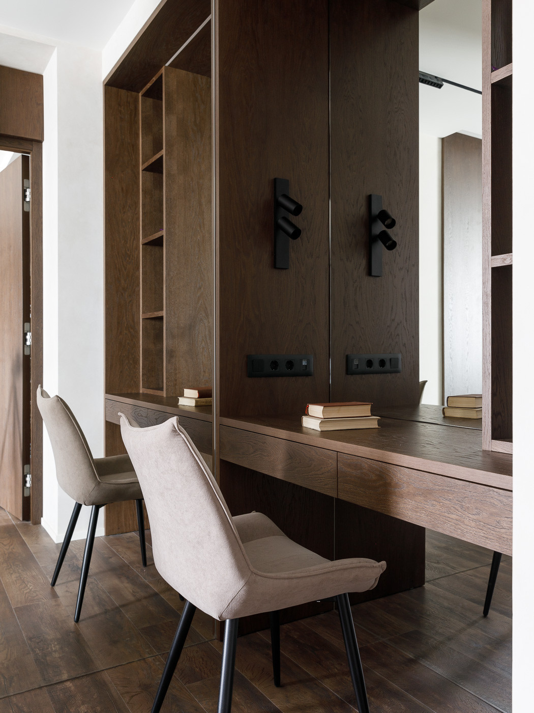 Реализованная квартира в современной стиле на 4-ой Советской - 166 м2