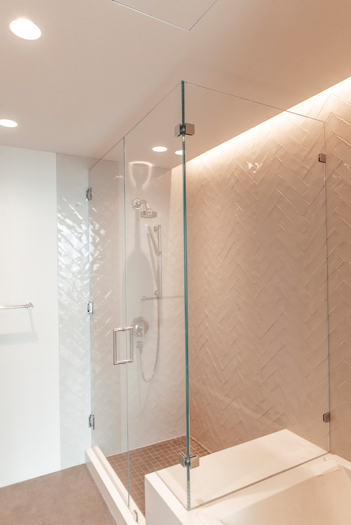 Frameless Shower