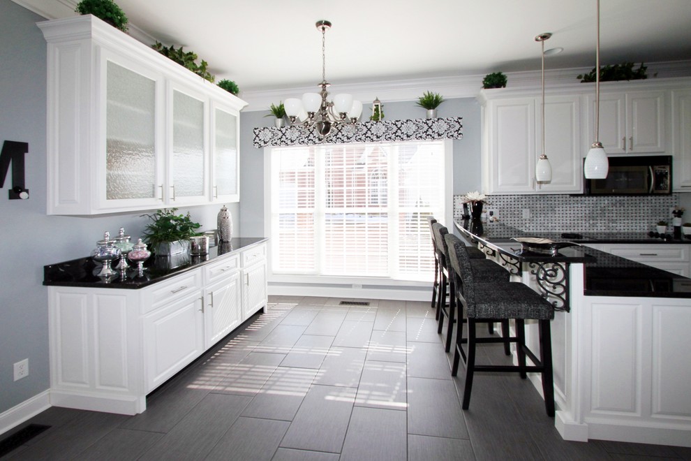 Kitchen - traditional kitchen idea
