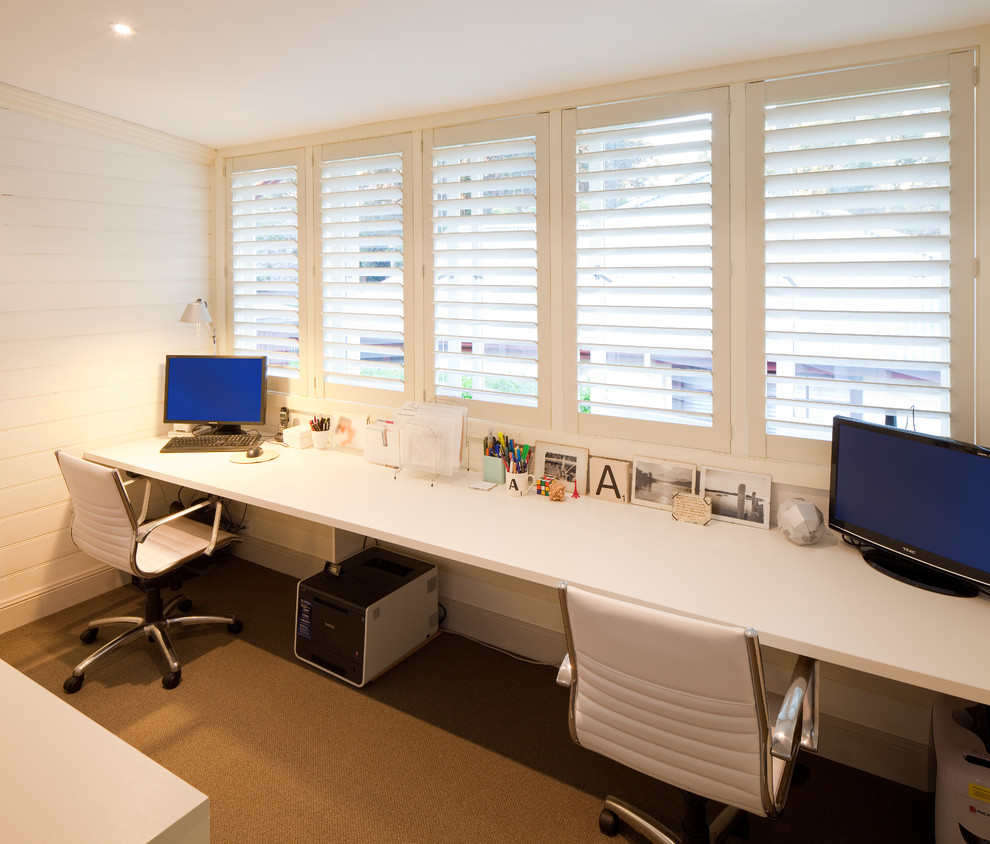 This is an example of a modern home office in Sydney.