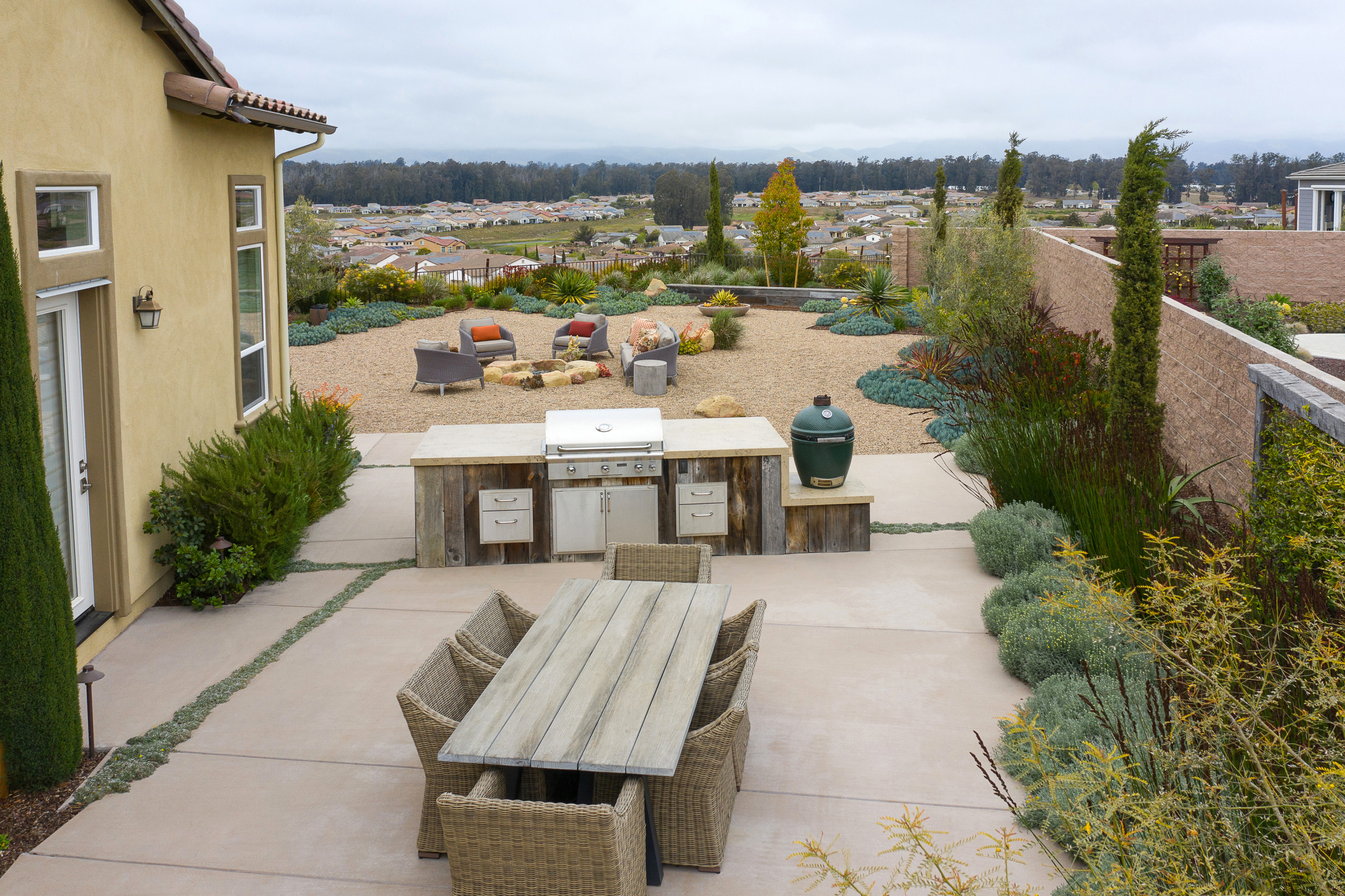 Trilogy Landscape and Outdoor Kitchen