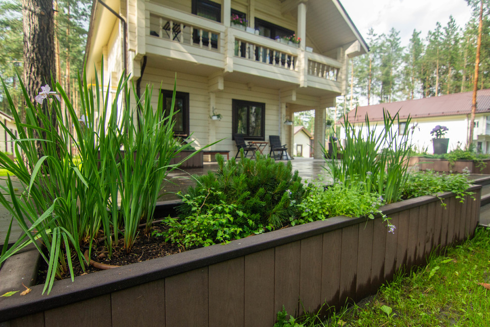 Тенистая терраса в саду