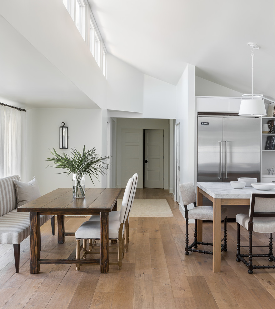 Transitional kitchen photo in Seattle