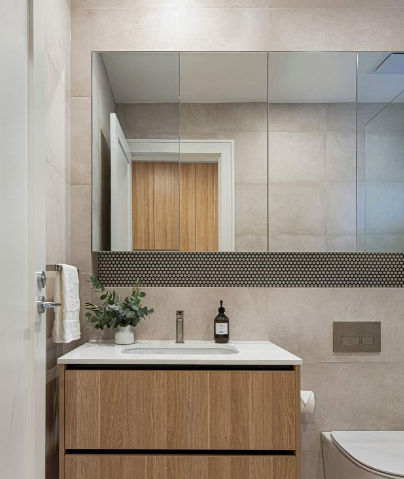 Contemporary bathroom in Sydney.