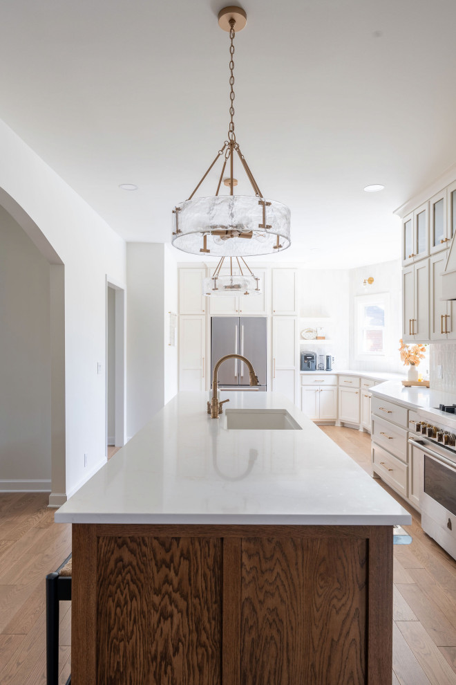 Contemporary Indian Lake Kitchen