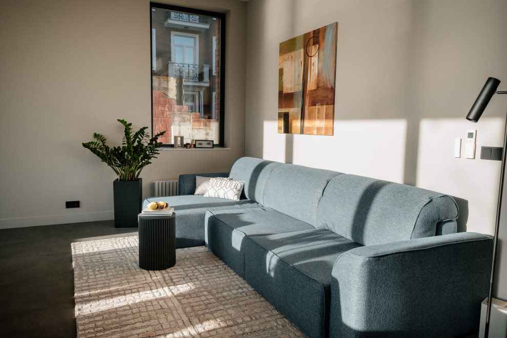 Дом на берегу реки