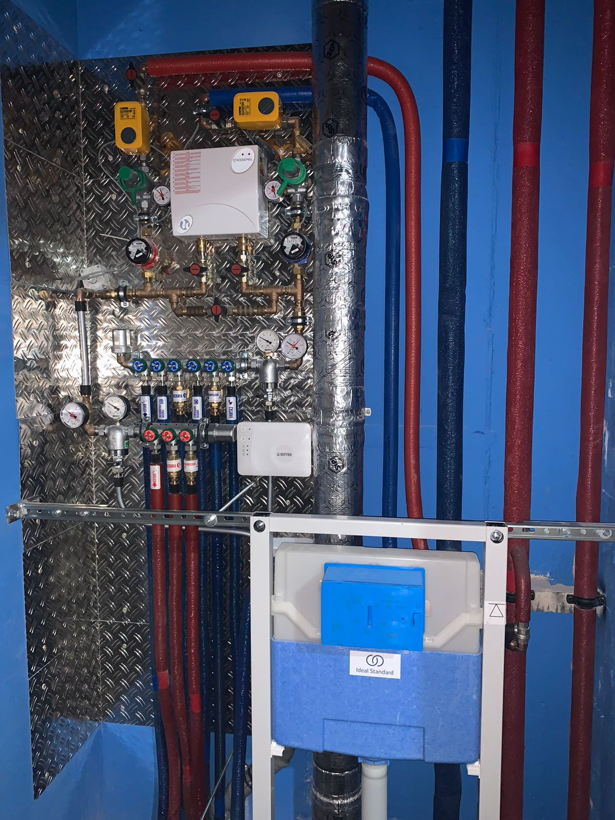 Фото инженерных сетей на объектах Project Group