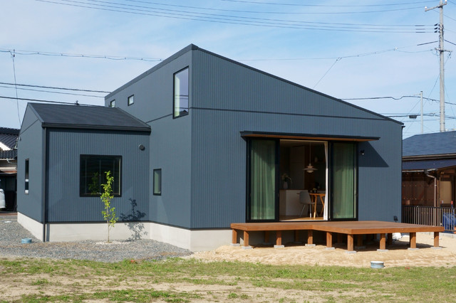 Nordic Navy 29坪のロフト付き平屋 - モダン - 家の外観 - 他の地域