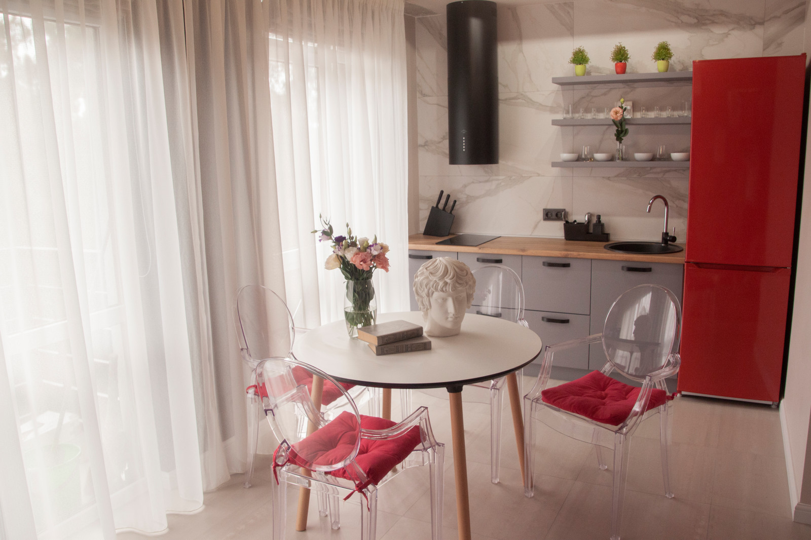 вид на парк,кухня