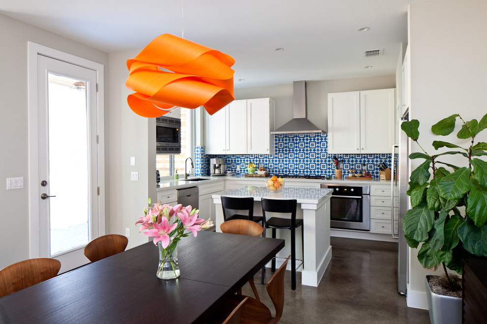 Transitional kitchen photo in Austin