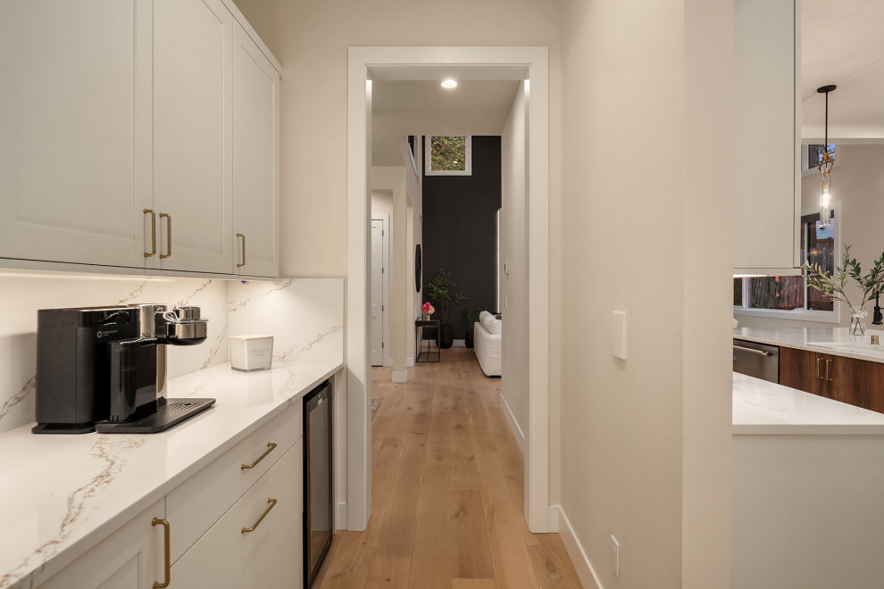 Transitional home design photo in Seattle